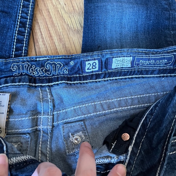 Miss Me Dark Wash Skinny Jeans Bling Pockets Fleur De Lis - 28 - Picture 4 of 13